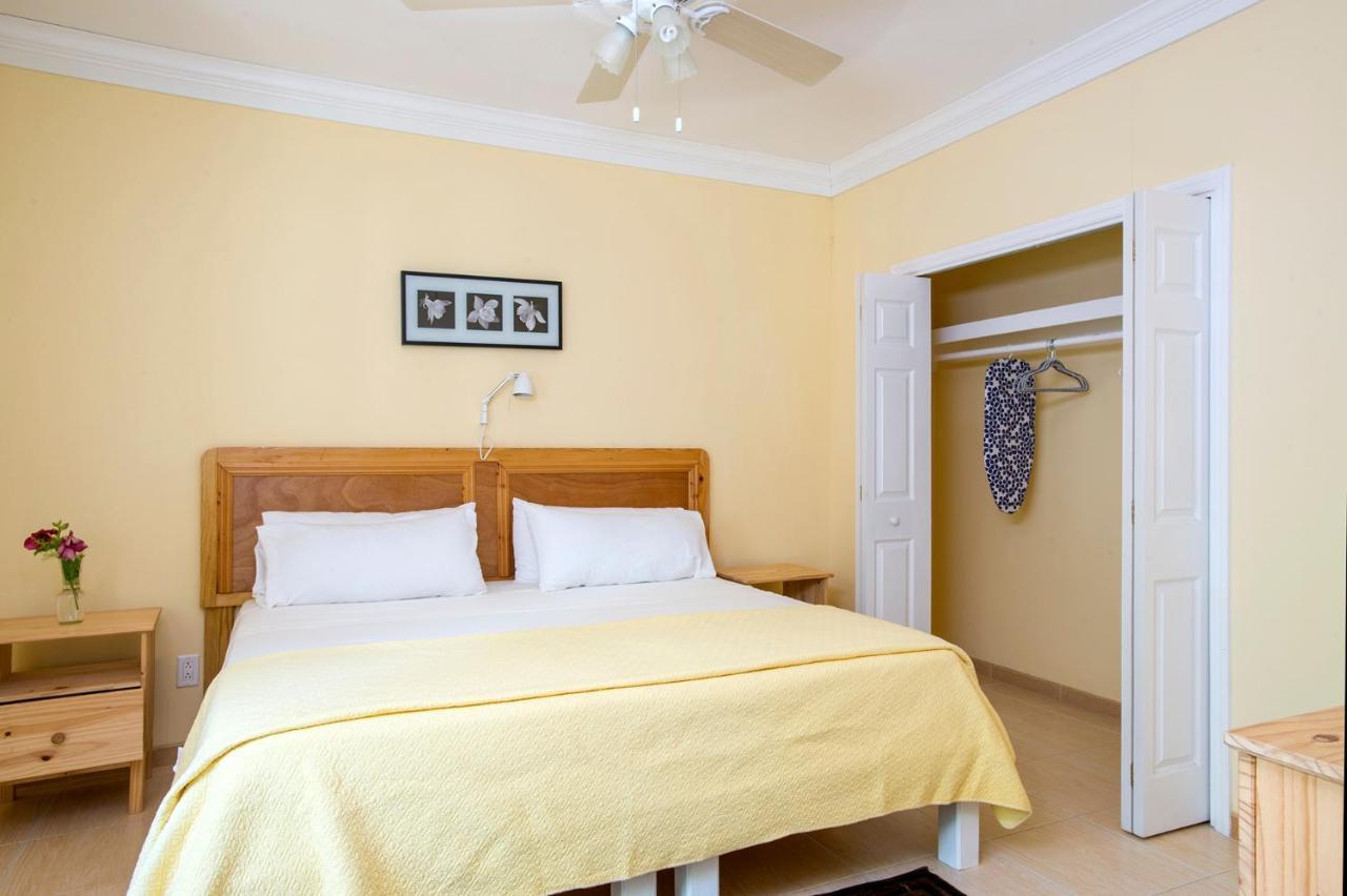 Sir Charles Guest House Palmetto Point Ngoại thất bức ảnh