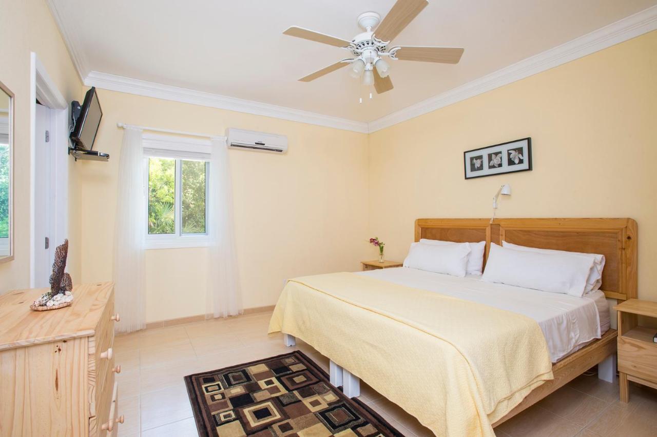 Sir Charles Guest House Palmetto Point Ngoại thất bức ảnh