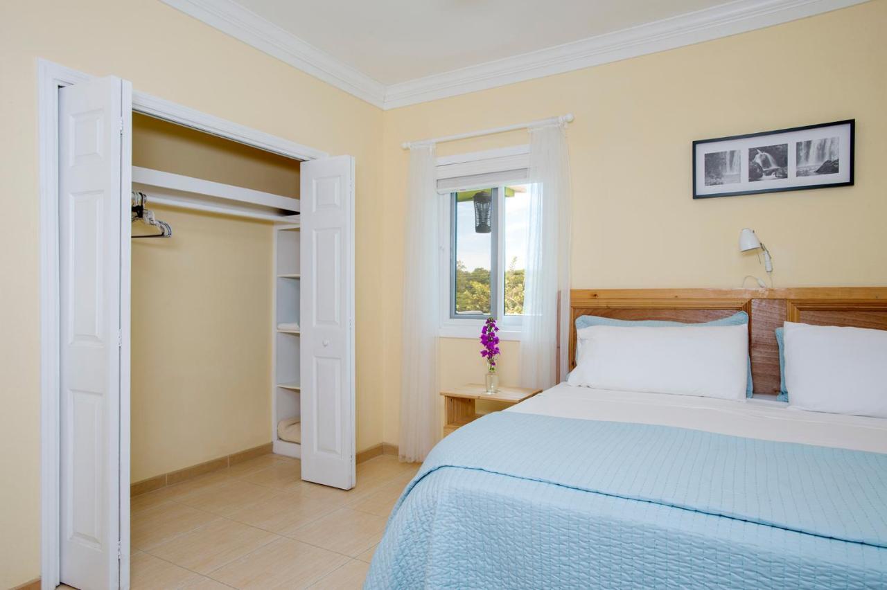Sir Charles Guest House Palmetto Point Ngoại thất bức ảnh